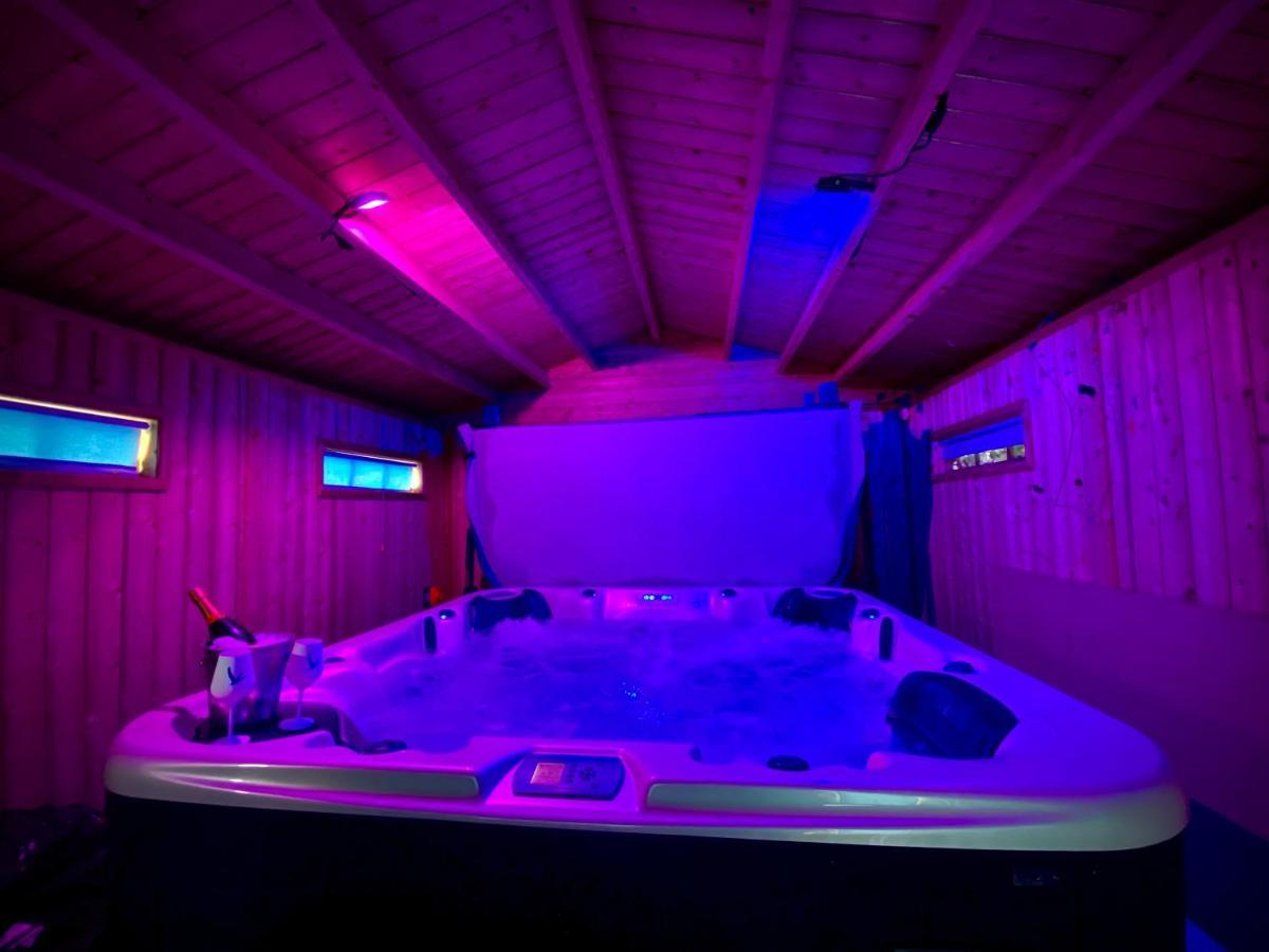 Beautiful Hot Tub Suite In Lytham St Annes Exterior photo